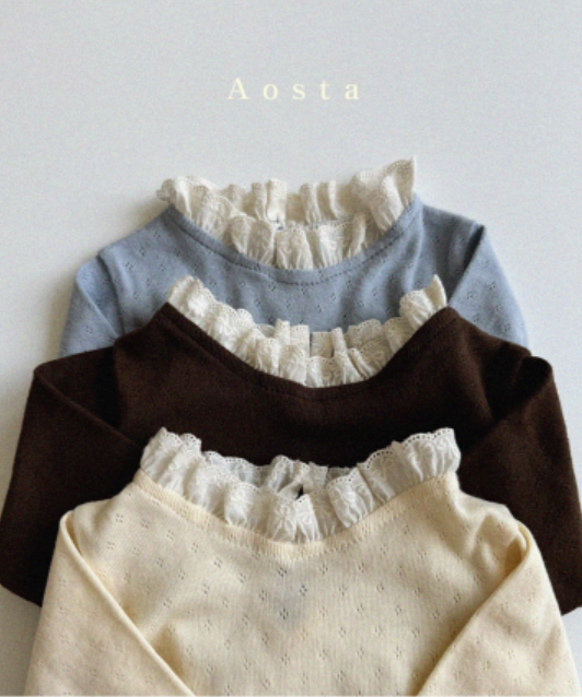 Eyelet top