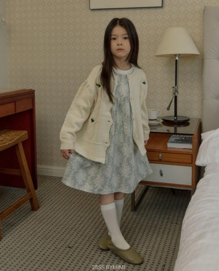 Flower embroidered  knit cardigan