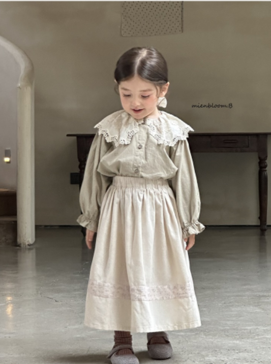 Vintage Charm Embroidered Blouse