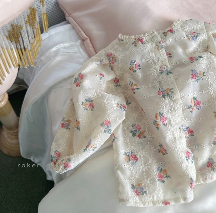 Flower embroidered blouse