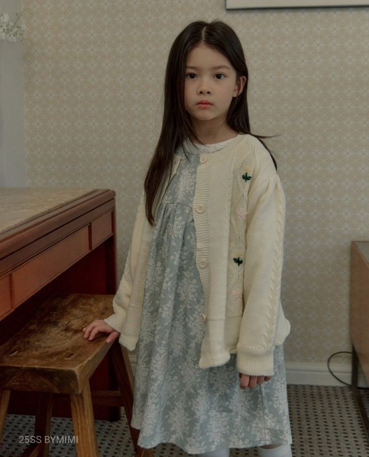 Flower embroidered  knit cardigan
