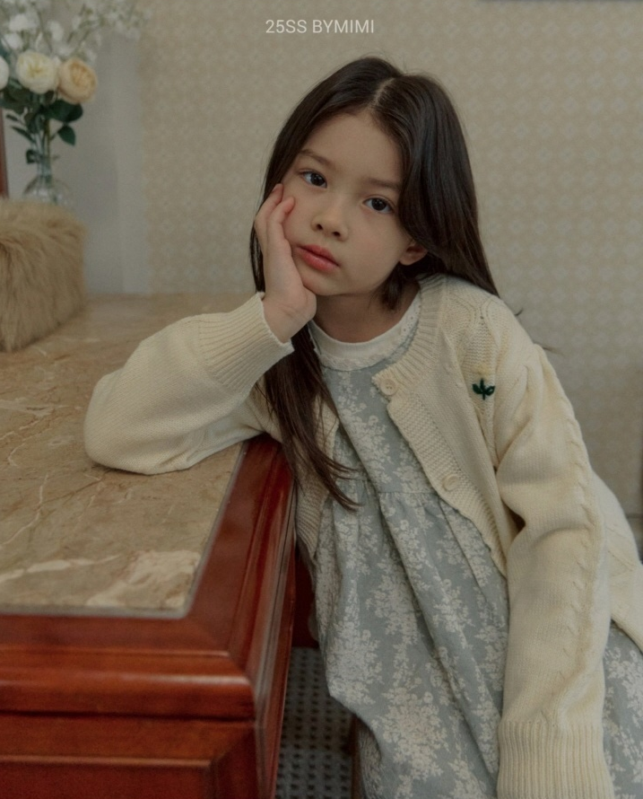 Flower embroidered  knit cardigan