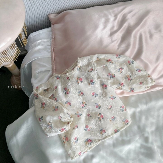 Flower embroidered blouse